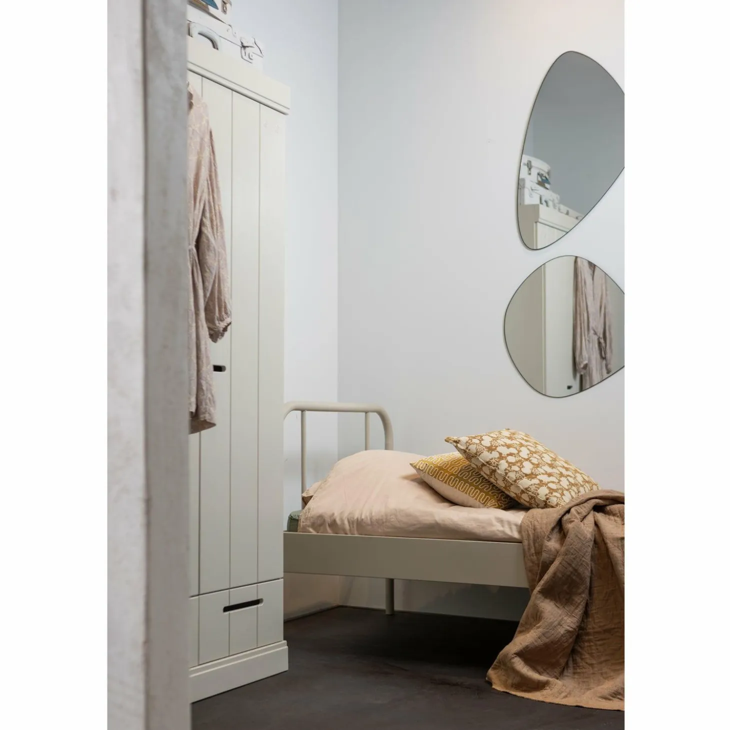 Bed Mata 90 x 200cm, kleur Zand - Loft24.nl