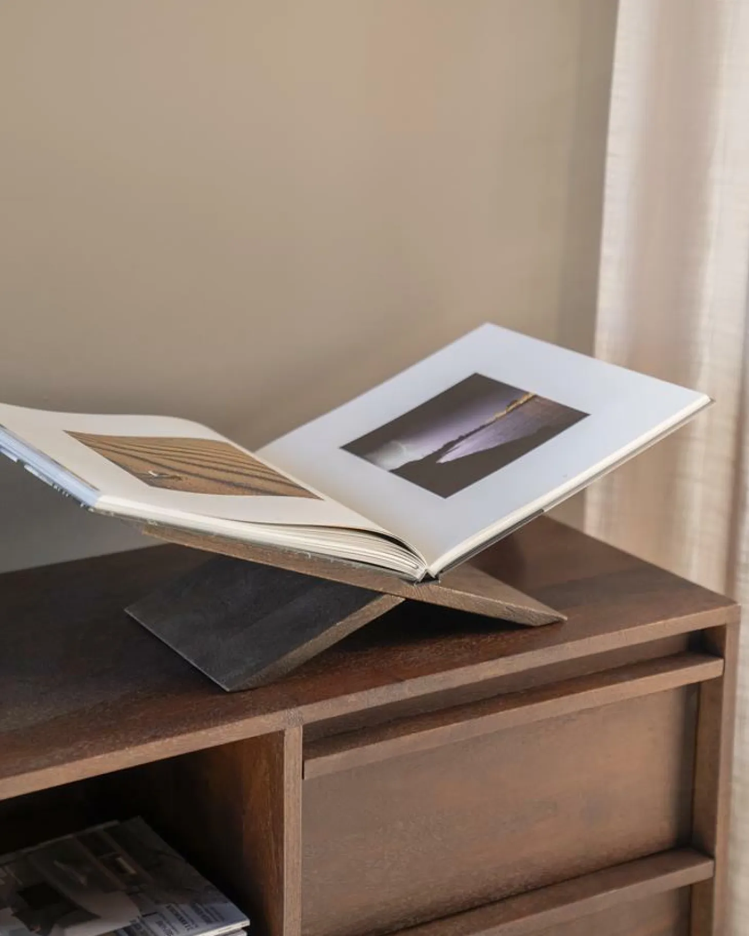 Boekenstandaard Tee Mangohout - Bruin - Loft24.nl