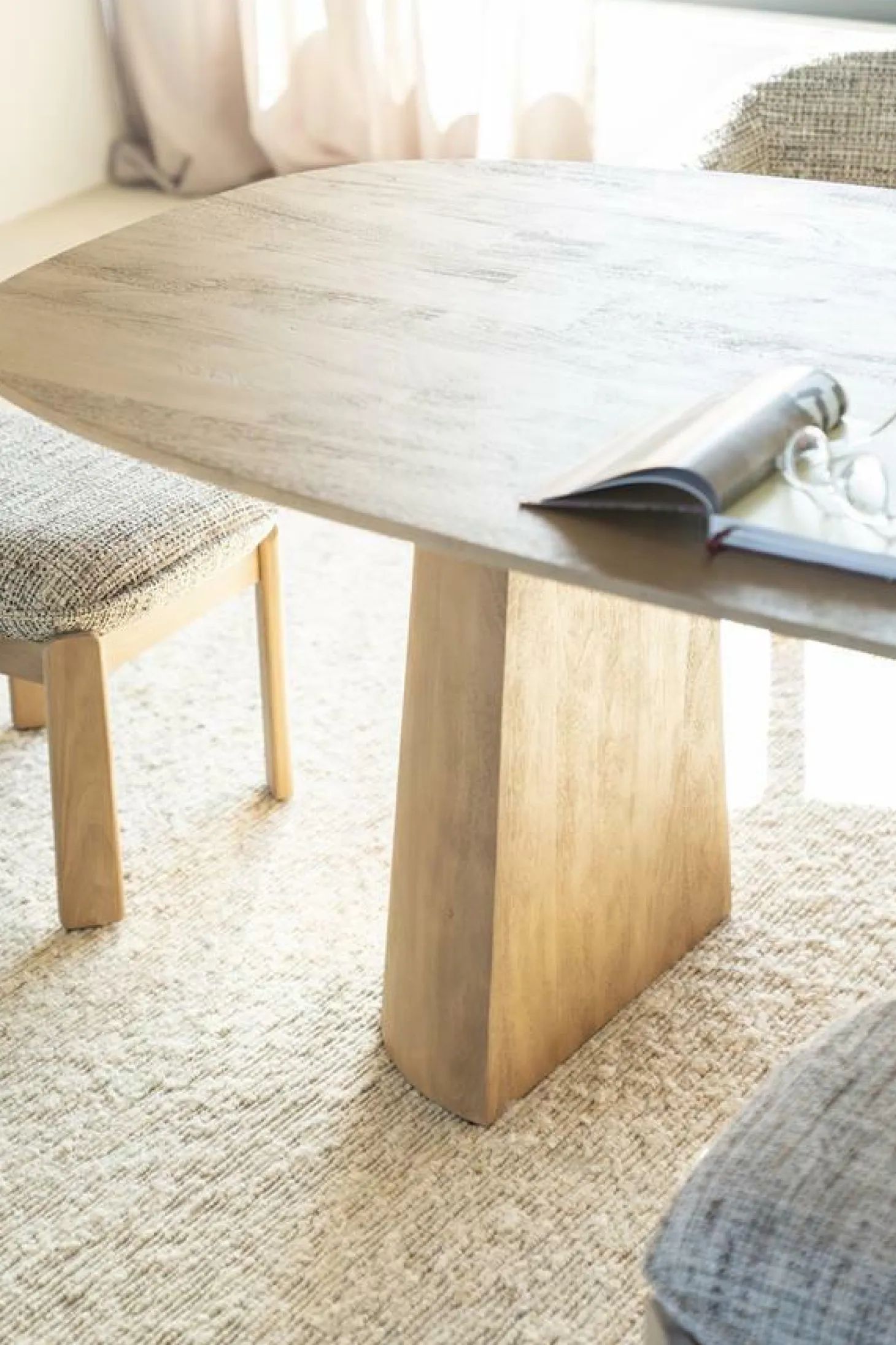 Deens Ovale Eettafel Lune Mangohout 300 x 105 cm - Naturel - Loft24.nl