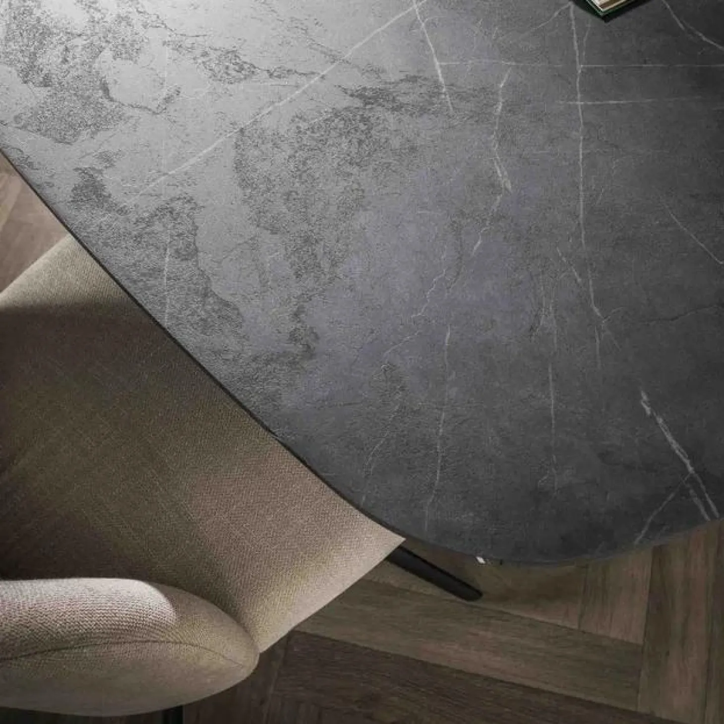 Deens Ovale Eettafel Mousa Keramieklook 215 x 105cm - Loft24.nl