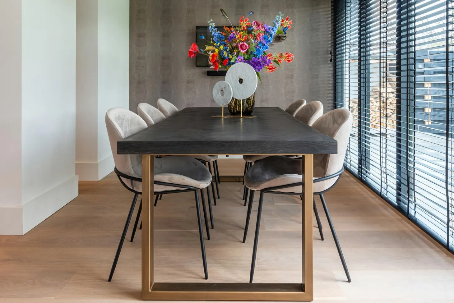 Eettafel Blackbone Eiken 220 x 100 cm met gouden u-poot - Zwart - Loft24.nl