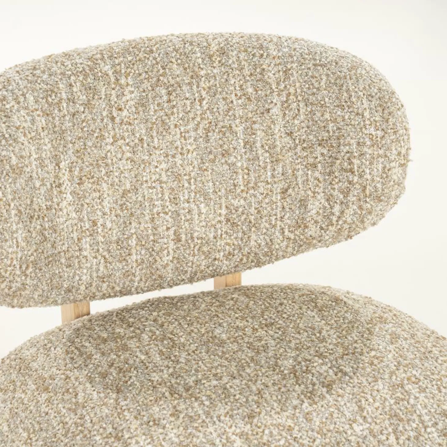 Fauteuil Reza Bouclé en naturel eikenhout - Beige - Loft24.nl