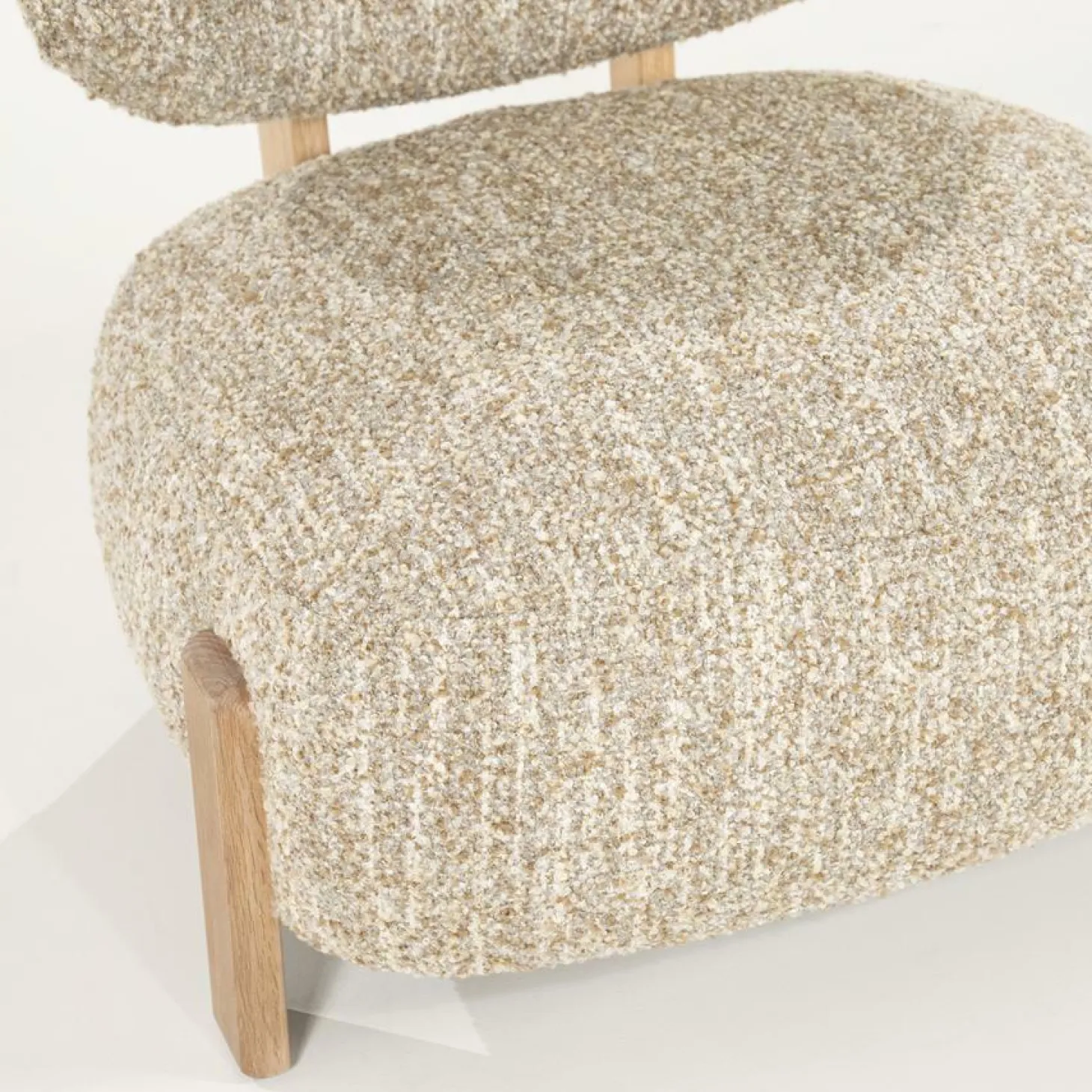 Fauteuil Reza Bouclé en naturel eikenhout - Beige - Loft24.nl