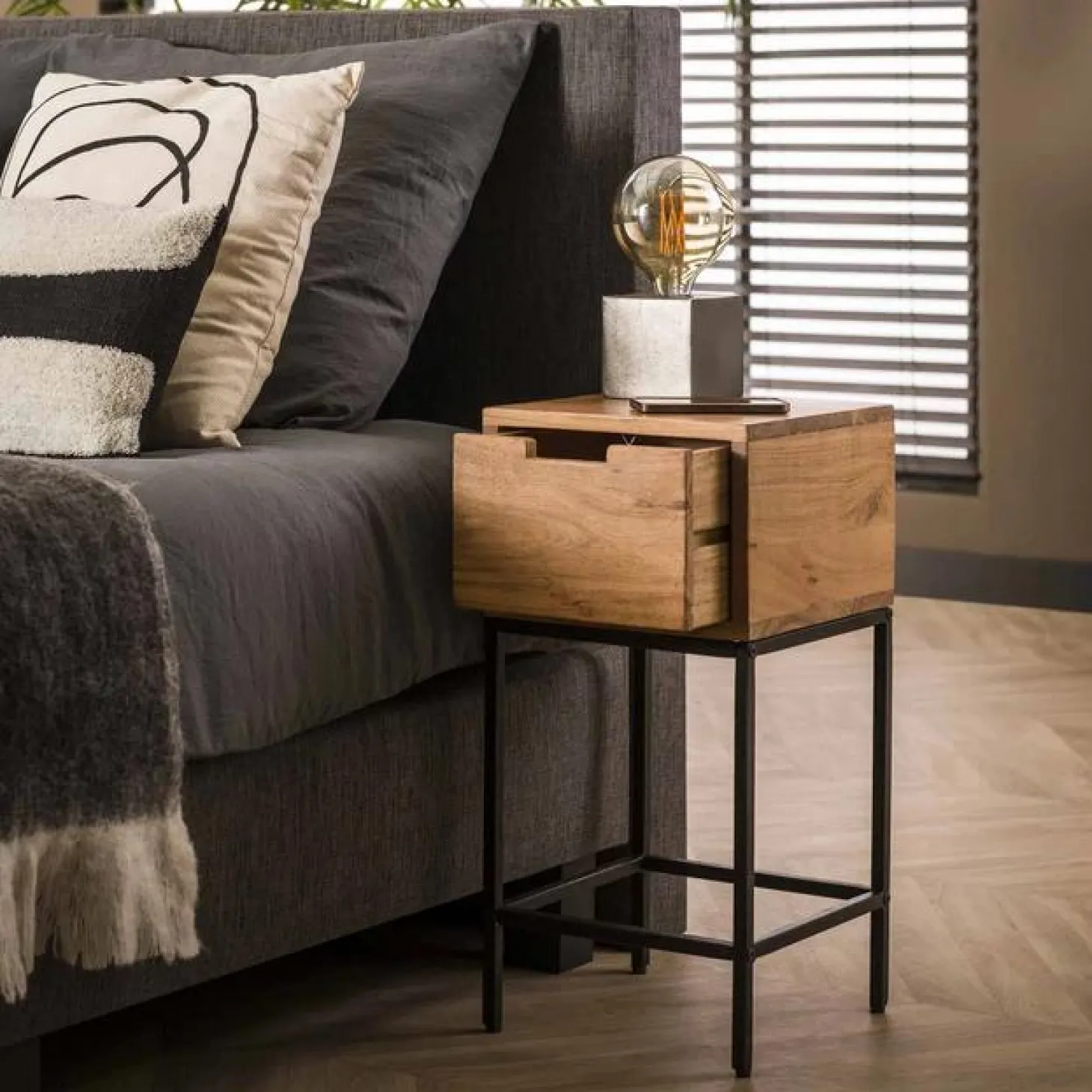 Nachtkastje Flat Acaciahout met 1 lade - Loft24.nl