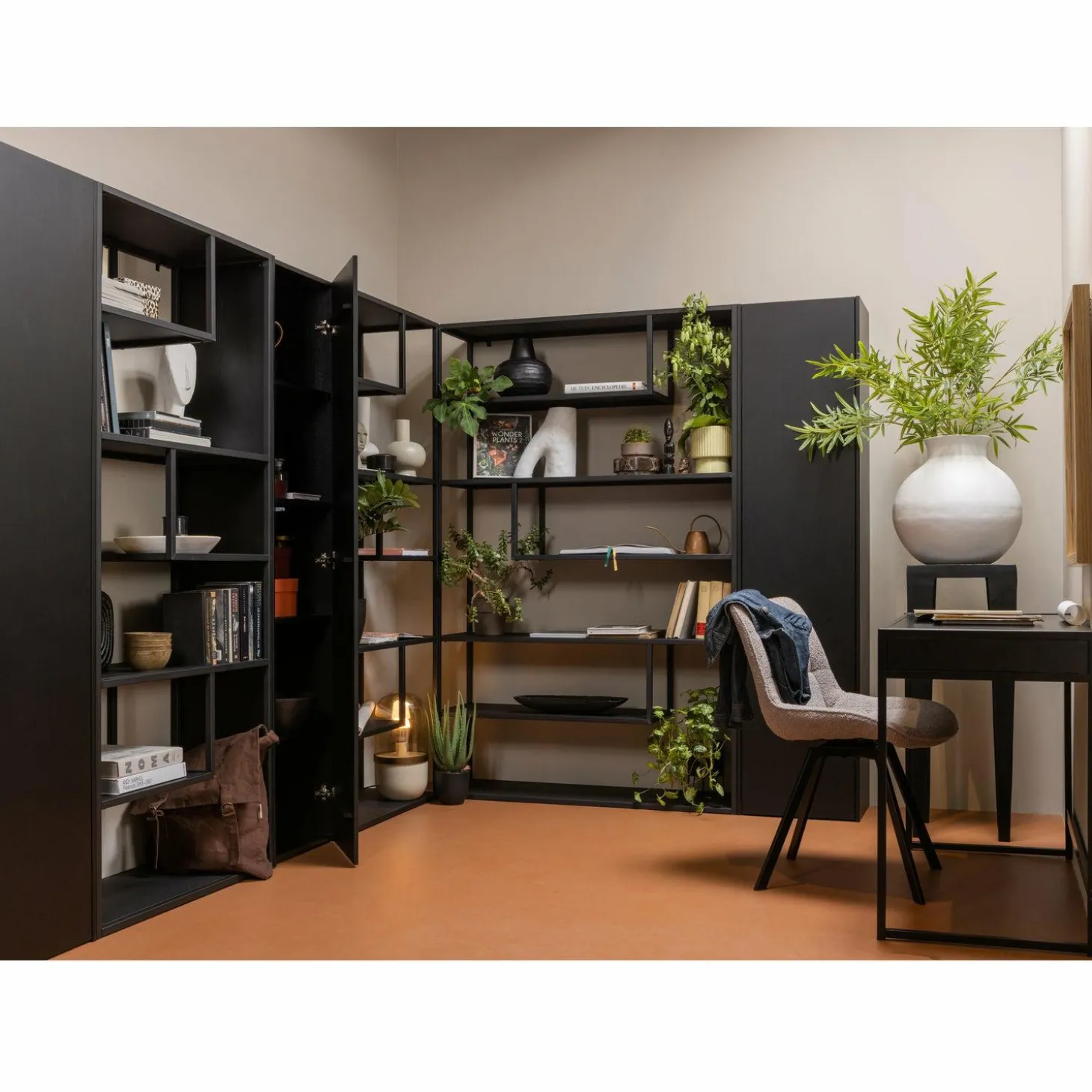 Opbergkast Teun 188 x 44cm, kleur Zwart - Loft24.nl