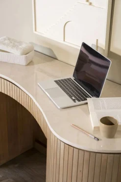 Organisch Bureau Kira Mangohout en Travertin - Naturel - Loft24.nl