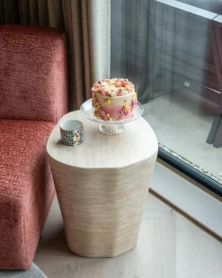 Organische Bijzettafel Fictus - Faux Travertine - Loft24.nl