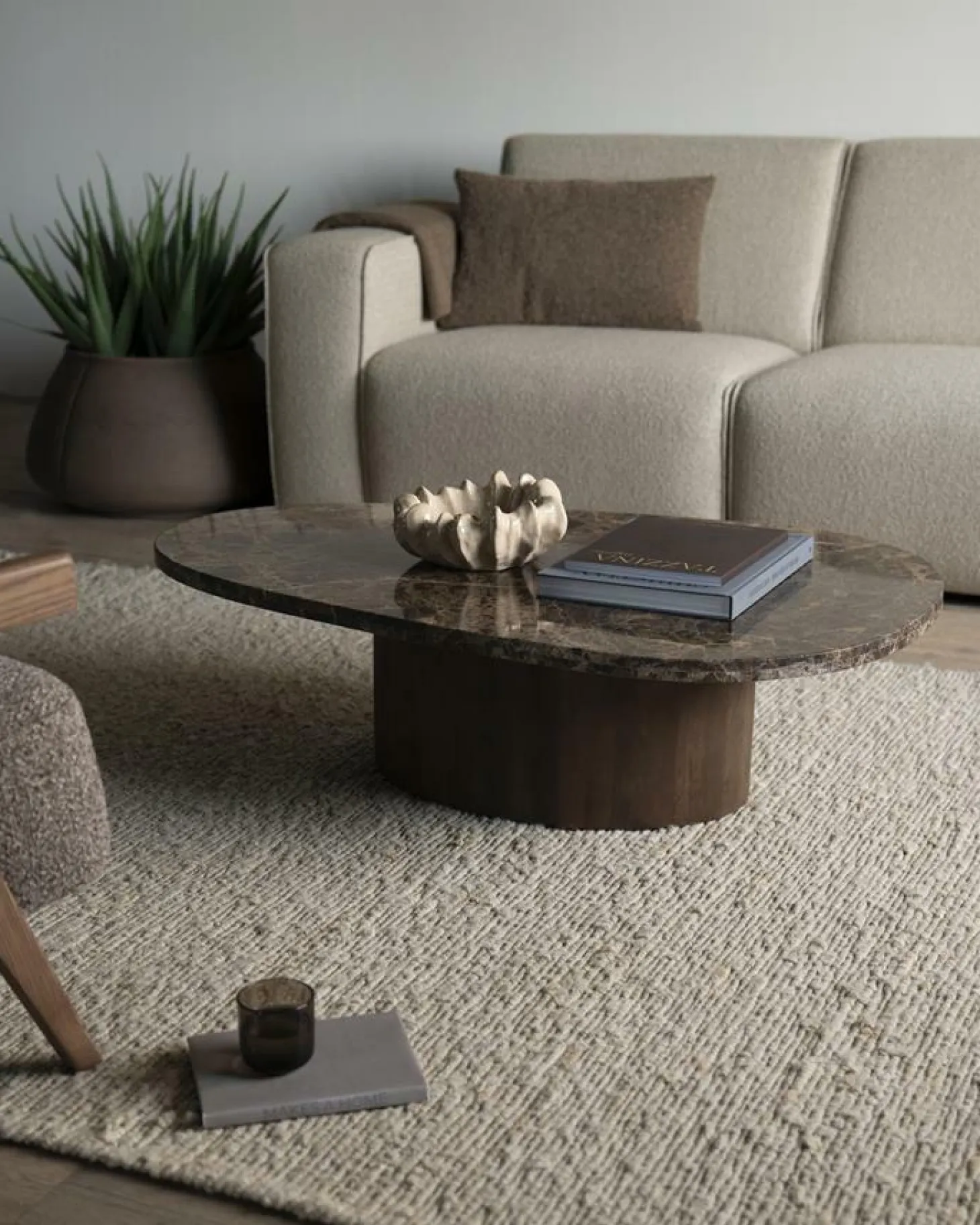 Organische Salontafel Bradley Marmer en mangohout 120 x 75cm - Loft24.nl