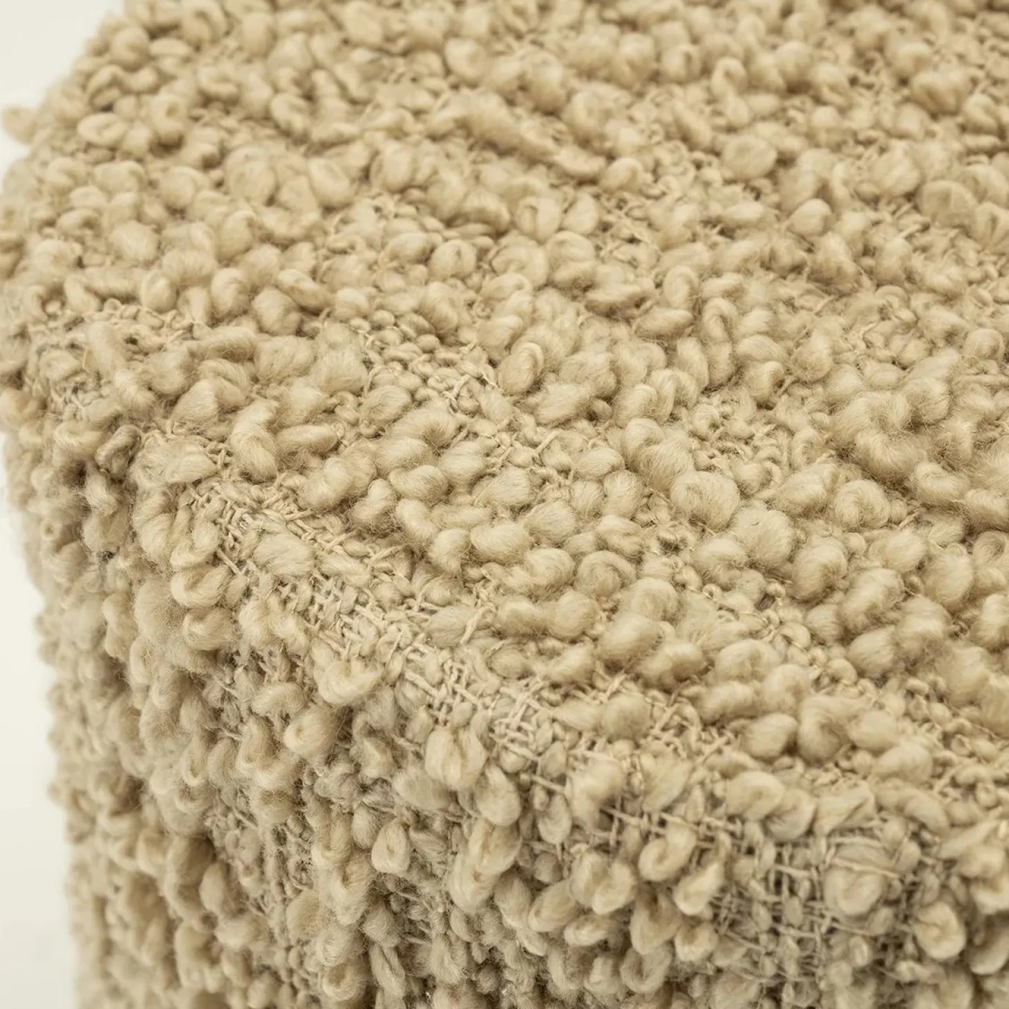 Poef Vista Grof Bouclé 40 x 40 cm - Beige - Loft24.nl