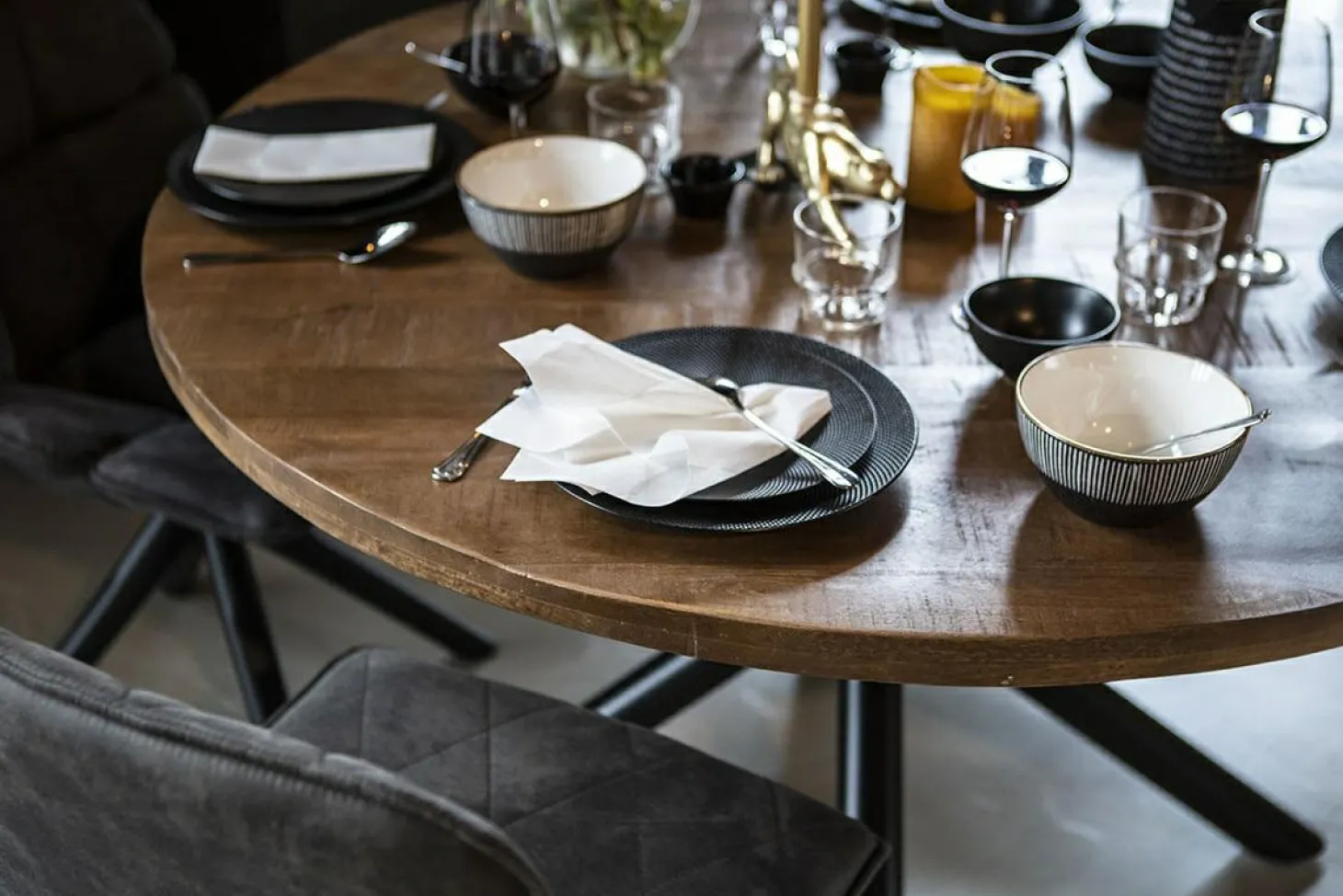Ronde Eettafel Oscar mangohout met kruispoot Naturel 150cm - Loft24.nl
