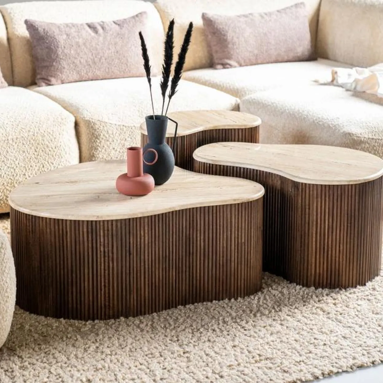 Salontafel Mari Mangohout en Travertin 70 x 47 cm - Loft24.nl