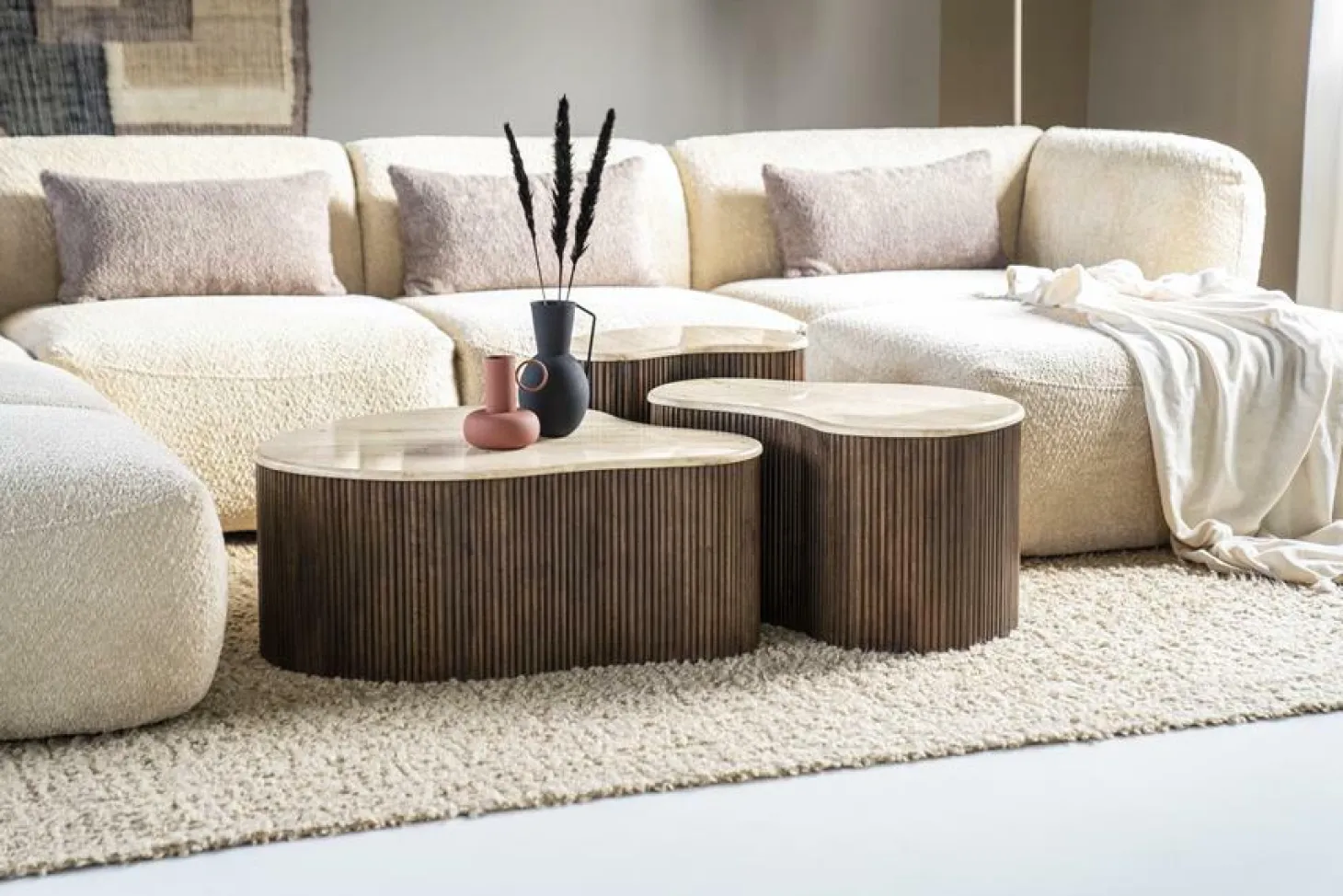 Salontafel Mari Mangohout en Travertin 70 x 47 cm - Loft24.nl