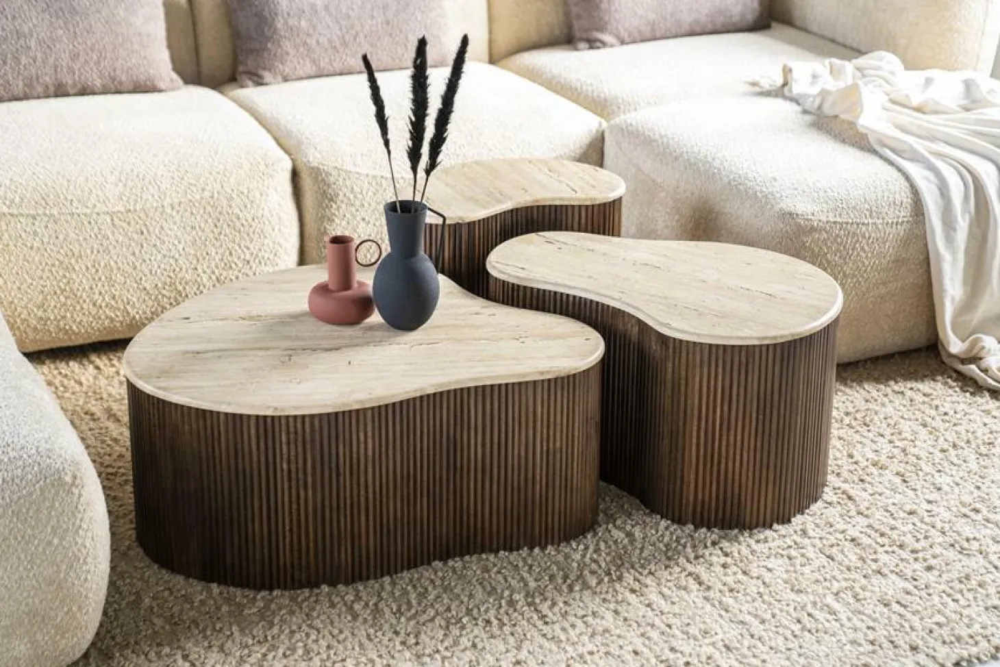 Salontafel Mari Mangohout en Travertin 83 x 72 cm - Loft24.nl